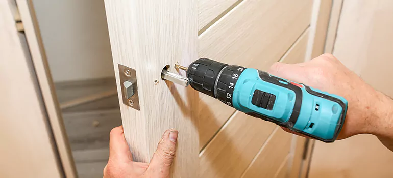 Old Door Knob Repair in Lakeside, FL